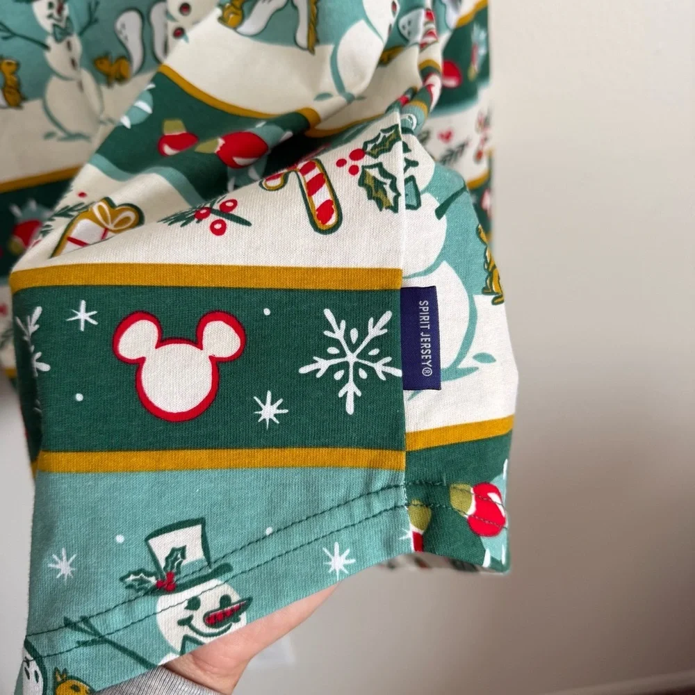 NWOT Disney Spirit Jersey Happy Holidays Long Sleeve Festive Shirt Medium - Picture 6 of 10